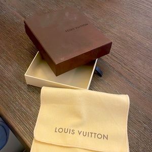 Louis Vuitton Men’s Wallet box with dust bag